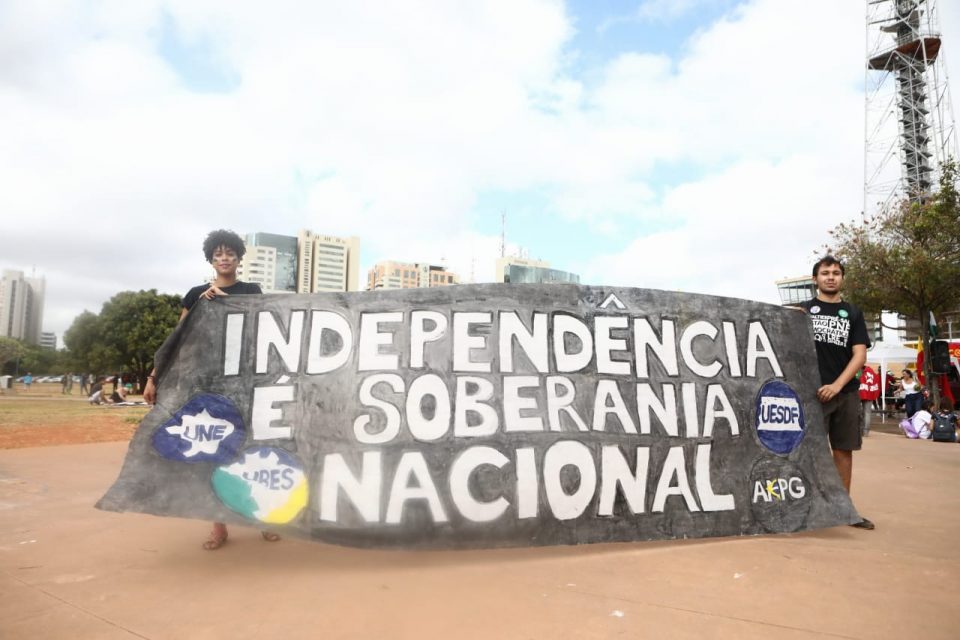 Feriado da Independência tem protestos pelo país